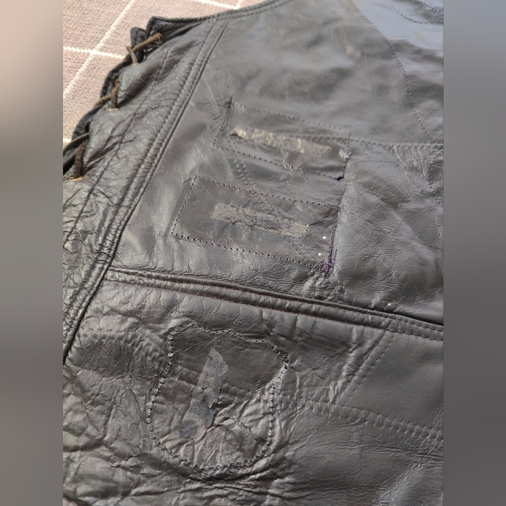 VINTAGE Buffalo Leather Biker Vest - Picture 12 of 13